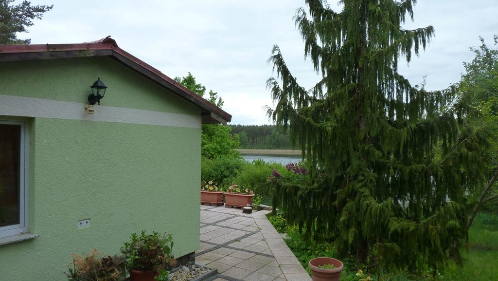 Bungalow Am Kuestrinsee Bei ลีเคน ภายนอก รูปภาพ